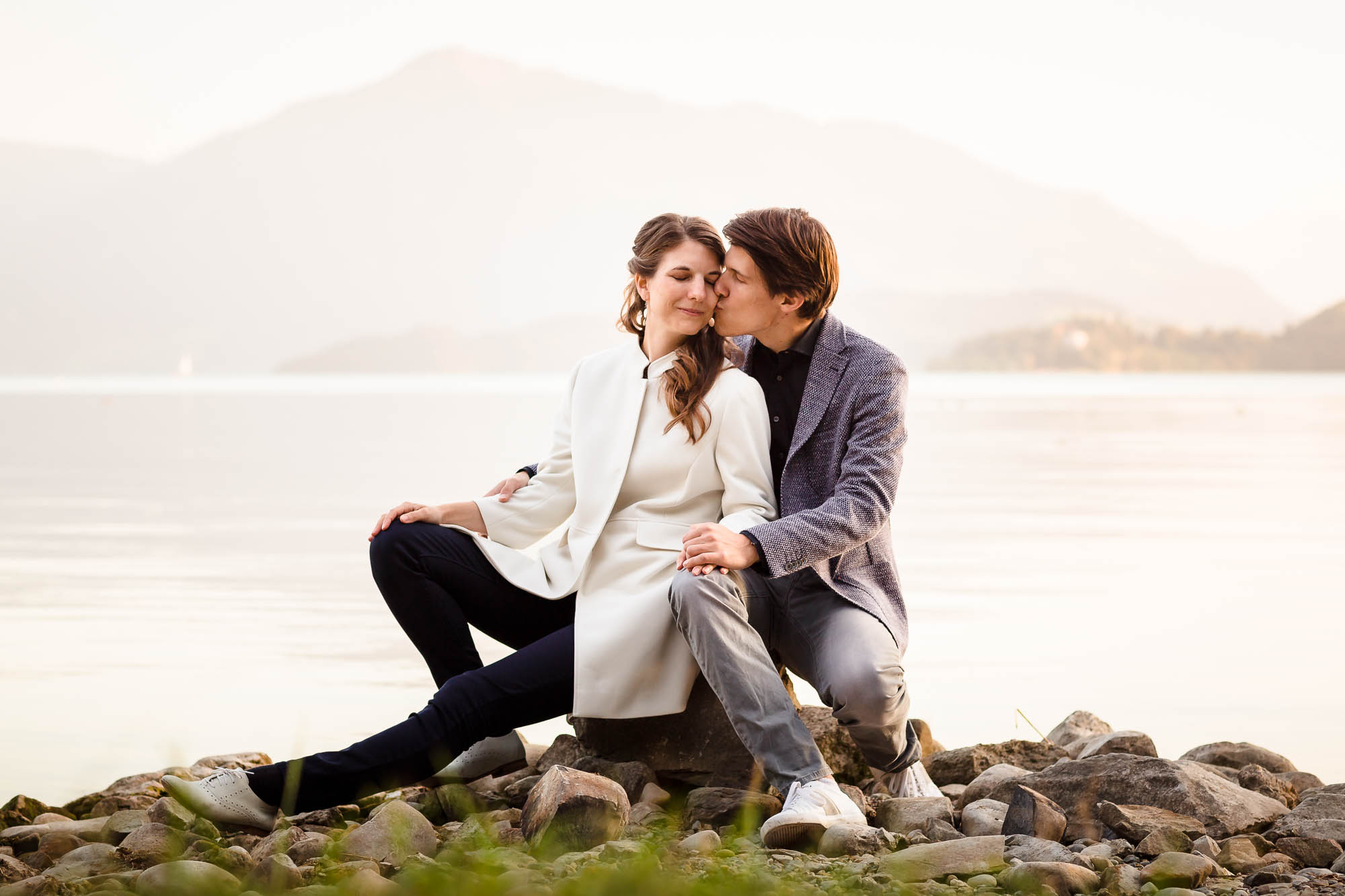 Romantische Verlobungsfotos von Hochzeitsfotograf in Zug