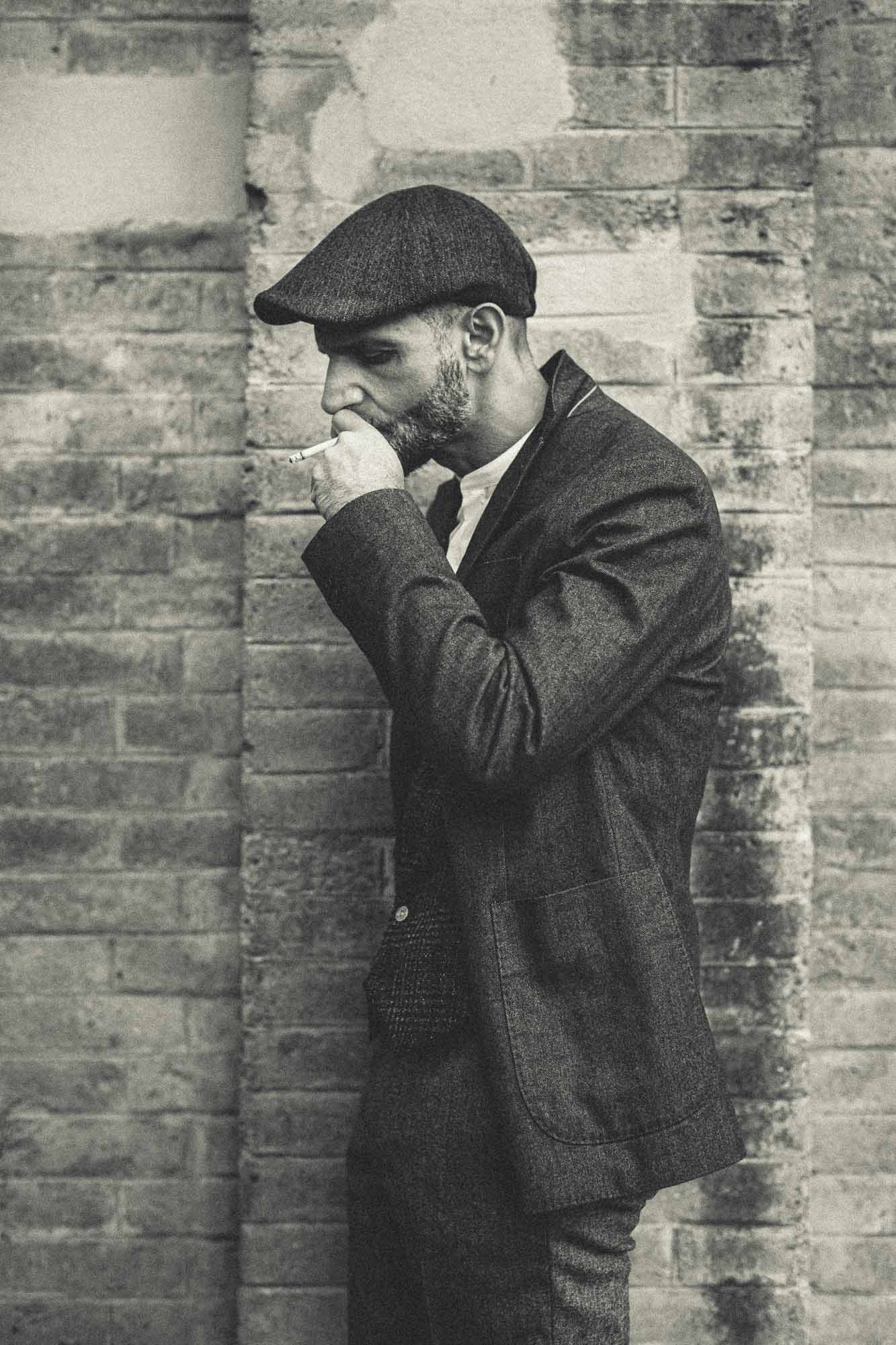 Peaky Blinder raucht